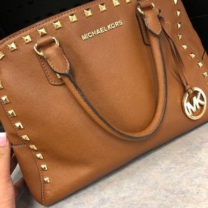 M purse